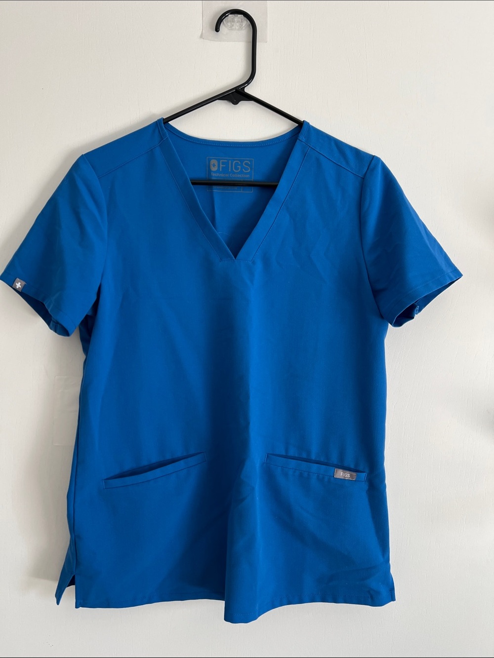 Figs small V-Neck Scrub Top in Ceil Blue small